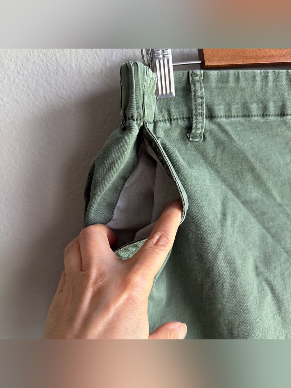 Old Navy Everyday Elasticized Back Waistband Large Chino Shorts Comfy Preppy F - Picture 3 of 14